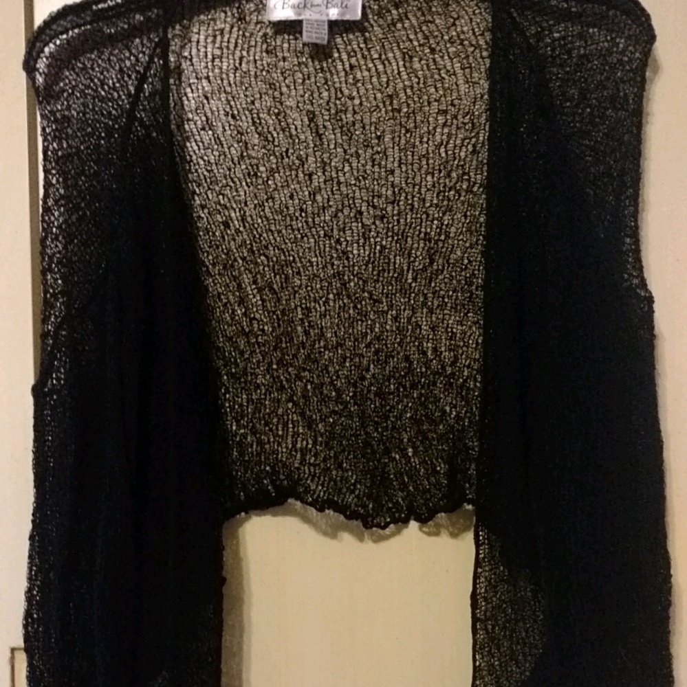 Black mess shrug never worn!